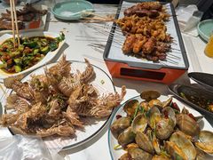-嗨辣小聚·盘锦河蟹·海鲜烧烤龙虾(盘锦十年好店)