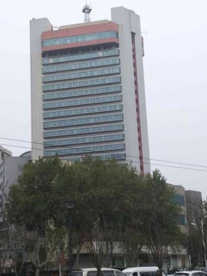 循礼门饭店-"汉口的循礼门饭店位于解放大道,距今已有近.