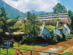 -四川汶川特大地震漩口中学遗址