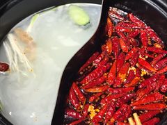 鸳鸯锅-钢管厂五区小郡肝串串香火锅(人民广场店)