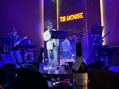 -TZ House音乐现场(来福士中心店)