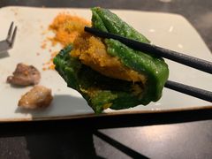 艾叶咸蛋黄肉松青团-王家沙点心店(南京西路总店)