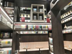 -钟书阁(群光广场店)