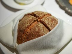 餐前面包-壳里西餐厅Coquille Seafood Bistro(蒙自路店)