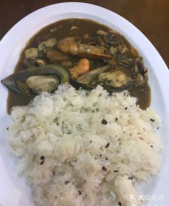 咪咪家的餐厅咖喱海鲜饭图片