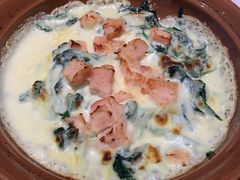 奶香鸡肉焗菠菜-萨莉亚意式餐厅(杭州滨江天街店)