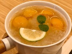 冰糖银耳炖雪梨-炖物24章·顺时轻养茶(黄龙店)