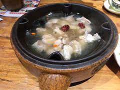 -老滇山寨•云南特色菜•地方菜•民族风情歌舞表演(金碧店)