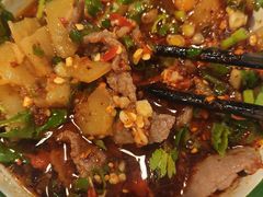 -马路边边串串香形象店(磐石路店)
