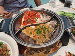 -阿瓦山寨·湘菜现炒·剁椒鱼头王(咸阳总店)