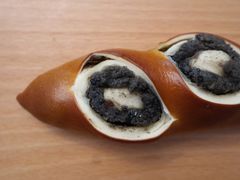 黑芝麻碱水-雀食面包店(钟楼店)