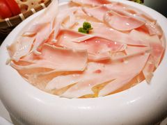 -茅草房·河畔园林火锅