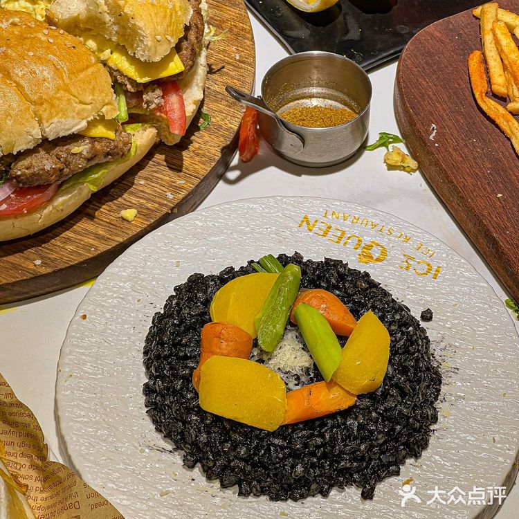 这个夏天总要吃一次这个zui大的冰淇淋吧！