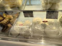 -白玉兰食品甜凤店(合生汇店)