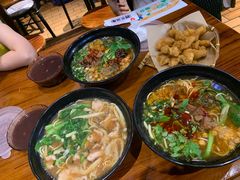 -爆炸头阿姨小四川正宗川味小吃(无任何分店)