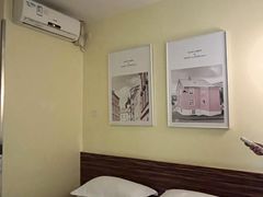 -卡罗酒店(东门晒布地铁站店)