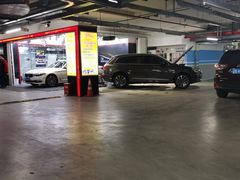 -绿地缤纷城-停车场