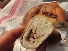 美式-芝士熏鸡肉贝果-CC BAGEL&SCONE 贝果与司康(南开大悦城店)