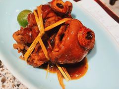 青梅猪弯弯-南京大牌档(香港广场店)