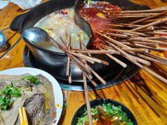 -钢管厂五区小郡肝串串香(蜀都万达店)