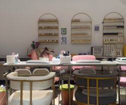 -丽心自助美甲美睫