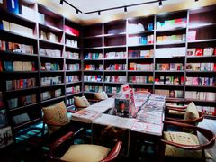 -钟书阁(松江泰晤士小镇店)