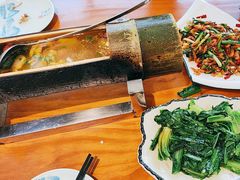-梁姐啤酒鱼(兴坪古镇店)