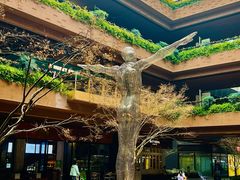 -瑞虹新天地月亮湾