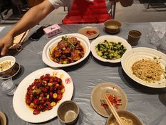 -肥肥虾庄·金牌油焖大虾(杨园滨江时代walk店)