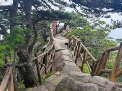 -罗田薄刀峰风景区