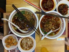 -呷佬·长沙手工米粉(金沙江路店)