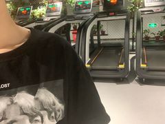 -格易美游泳馆健身房(新昆仑店)