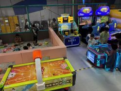 -反弹蹦床公园·亲子乐园·团建·派对(尚品奥莱店)