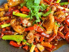 -曼听小寨海鲜烧烤·大连辣炒大王(盖州街店)