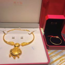 -周大福CHOW TAI FOOK(浦东八佰伴店)