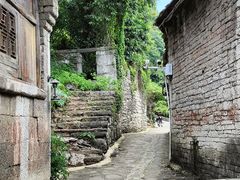 -高荡千年布依古寨旅游景区