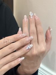 -花岐款式专研健康美甲沙龙