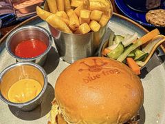 炙烤牛肋排汉堡-bluefrog蓝蛙(新三里屯太古里店)