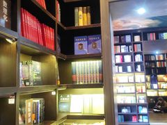 -钟书阁(松江泰晤士小镇店)