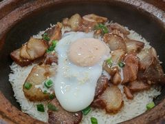 窝蛋叉烧煲仔饭-红星光发煲仔饭(大石街店)