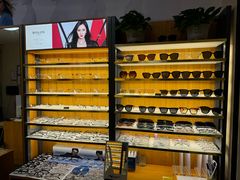 -优医视平价眼镜蔡司依视路折扣工厂店(十里堡店)