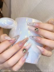 -花岐款式专研健康美甲沙龙