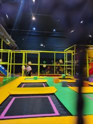 -蹦蹦跳跳(新奥购物中心店)