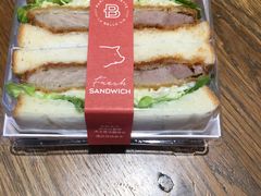-巴黎贝甜(大宁国际商业广场店)