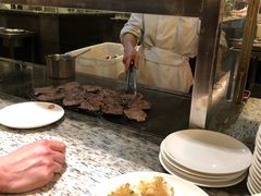 排队领牛排-芭菲盛宴·环球美食(解放碑英利国际店)