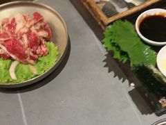 -围炉肉舍•炭烤活鳗•丹东海鲜烤肉(步行街店)