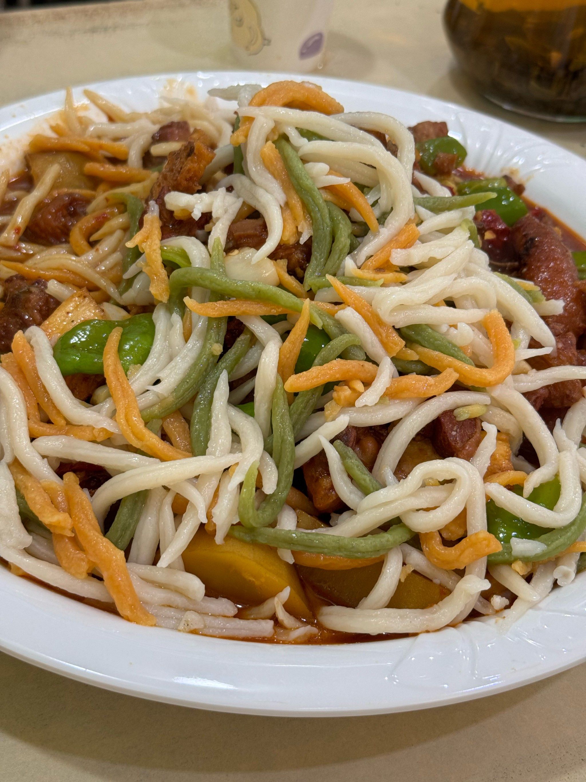 五彩拨鱼子大盘鸡