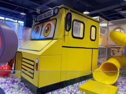 -开心巴士(世纪东方商业广场店)