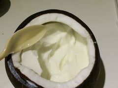 -志龙皇冠吃货椰子铺