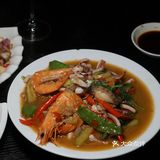 交子大道温馨小木屋海鲜Bistro，快乐团年地。